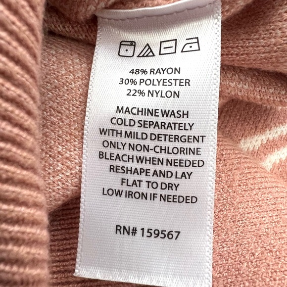 Willow and Wind Pink Bow Sweater - Picture 9 of 9